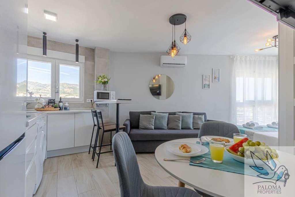 Wonderful Studio Apartment On The Beachfront Benalmádena Dış mekan fotoğraf