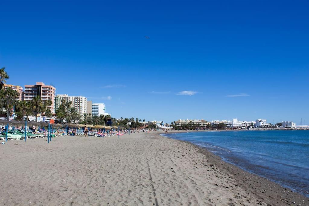 Wonderful Studio Apartment On The Beachfront Benalmádena Dış mekan fotoğraf
