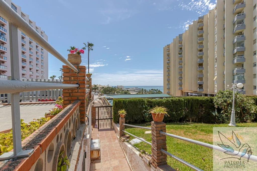 Wonderful Studio Apartment On The Beachfront Benalmádena Dış mekan fotoğraf