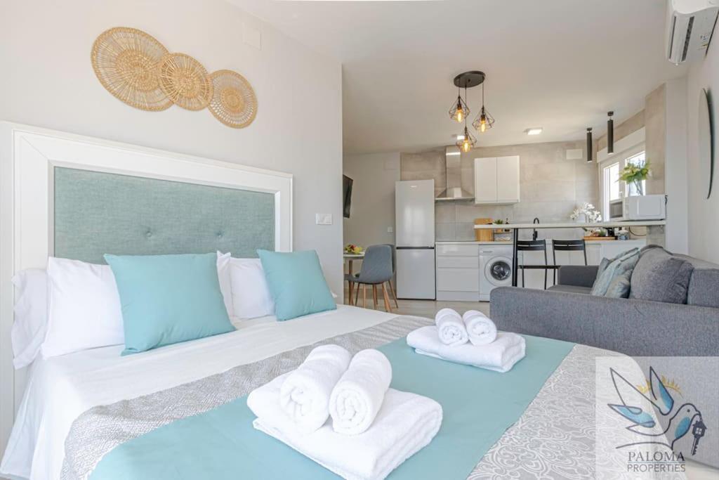 Wonderful Studio Apartment On The Beachfront Benalmádena Dış mekan fotoğraf